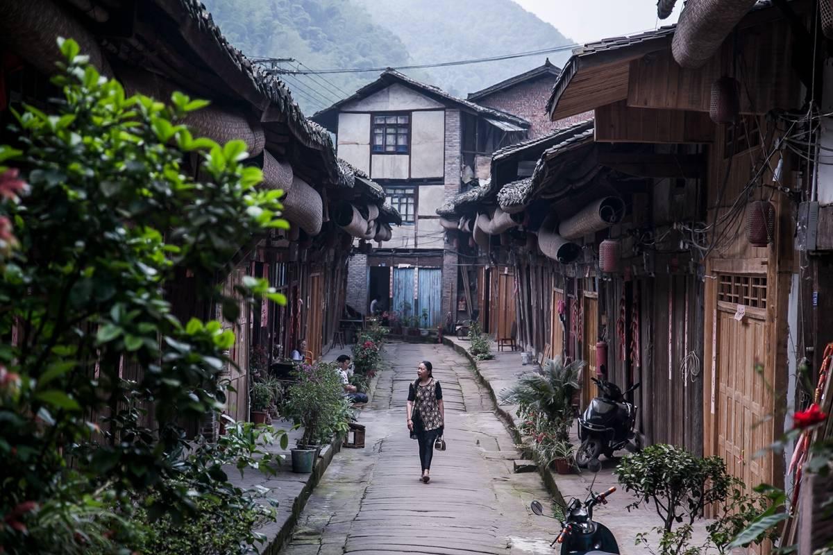 俄称坠毁运输机是被乌击落 乌：不掌握机上信息